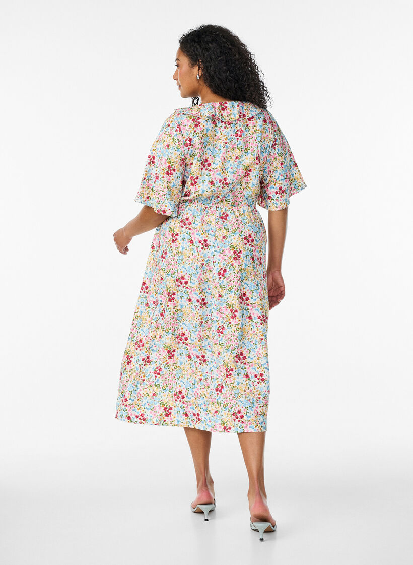 Viscose midi dress with a floral print and ruffle collar, Rose, Model image number 1