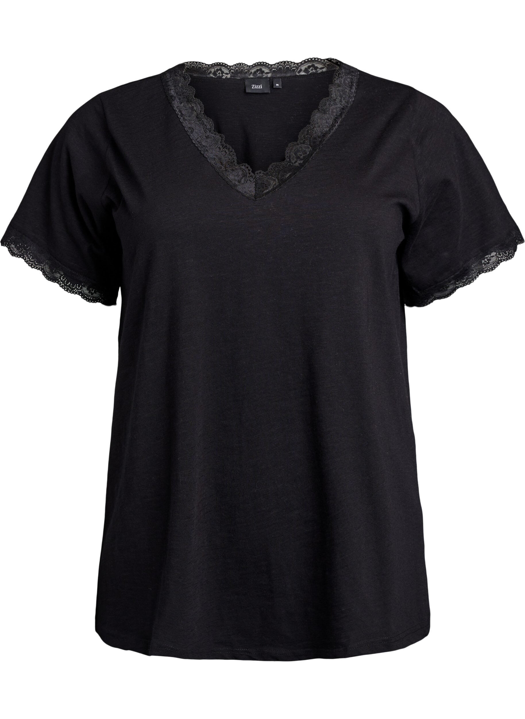 T-shirt with lace trim