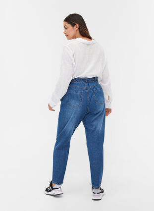 High-waisted jeans with belt, Blue denim, Model image number 1