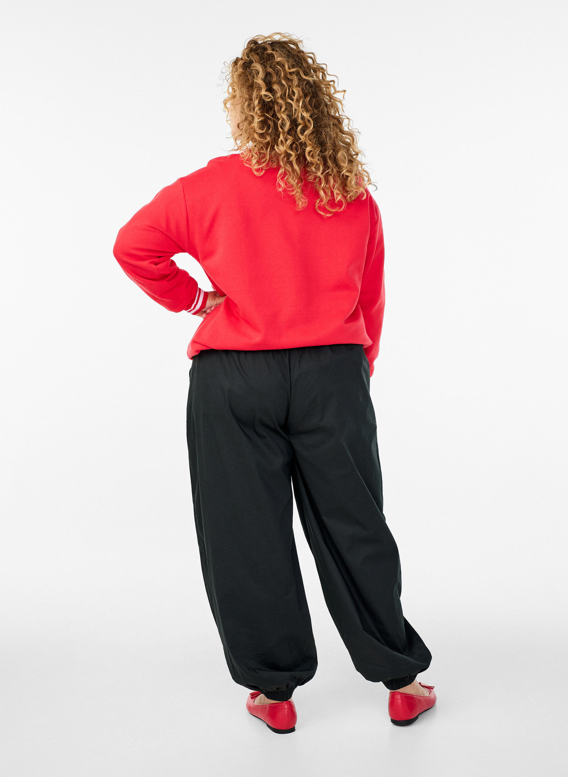 ZizzifashionBalloon trousers with pockets and an elasticated waistband, Black, Model image number 2