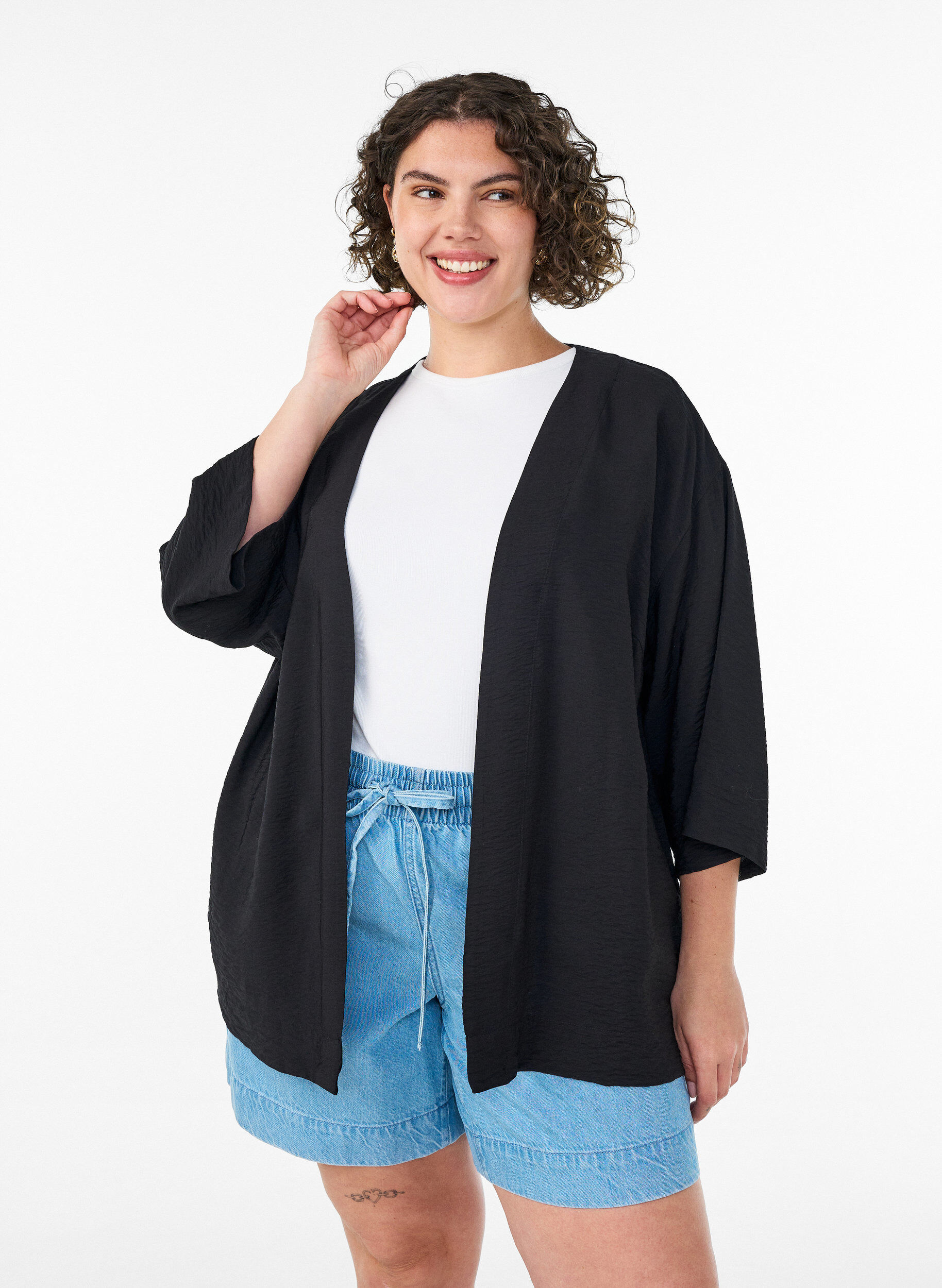 Zizzifashion Short viscose kimono with 3/4 sleeves, Black, Model image number 0