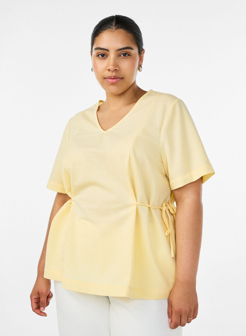 Blouse in a cotton blend with a V-neck and tie-string, Yellow, Model image number 0