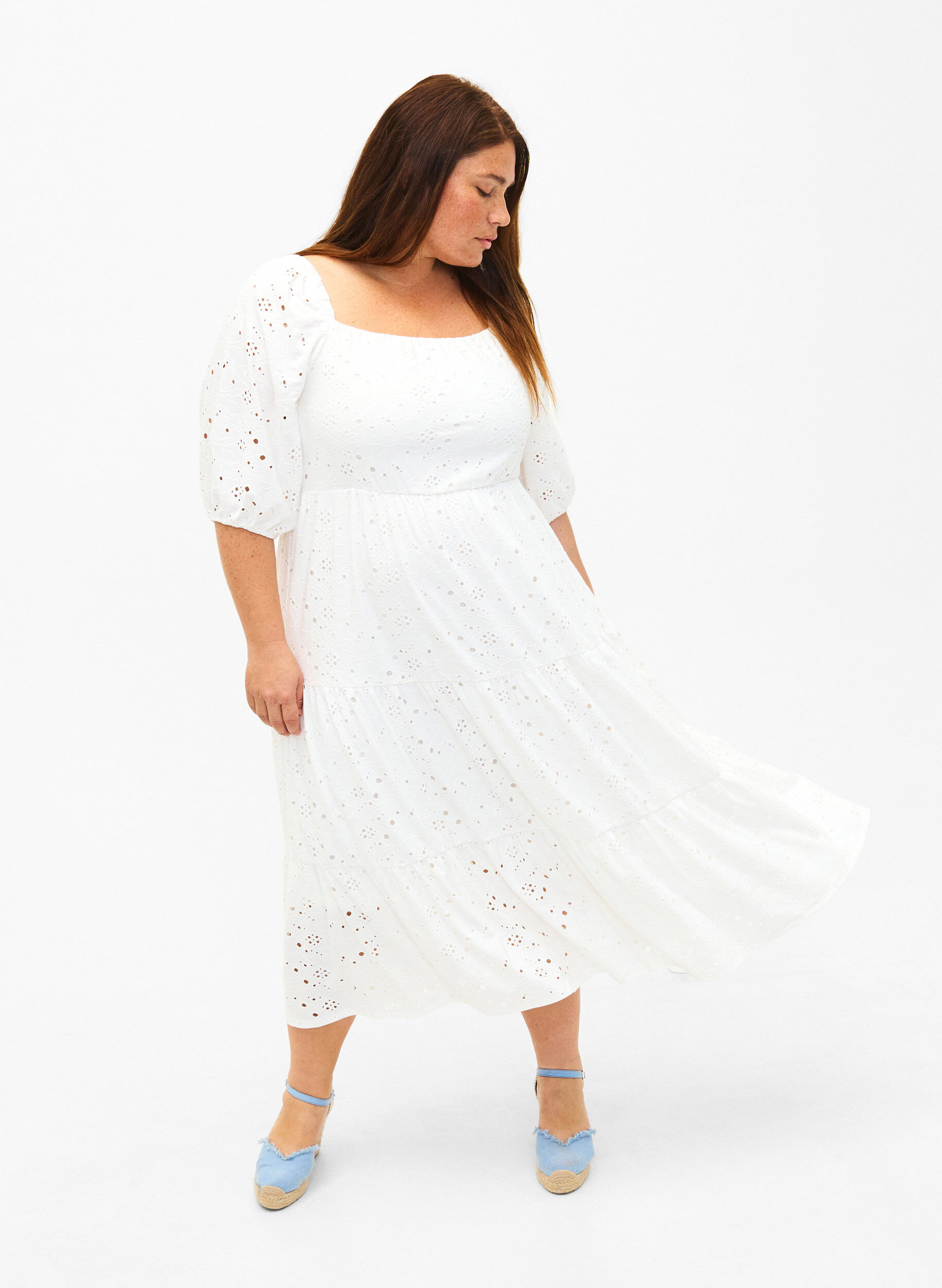 Maxi dress with lace pattern and a square neckline, White, Model