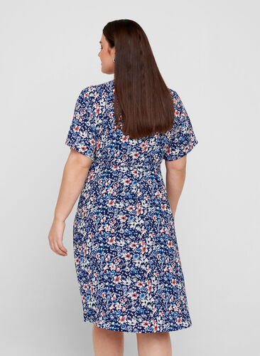 Short-sleeved wrap dress, Blue Flower AOP, Model image number 1