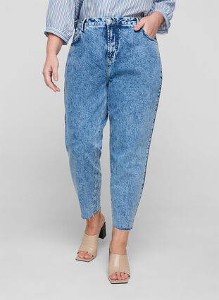Mille mom fit jeans in cotton, Blue denim, Model image number 2