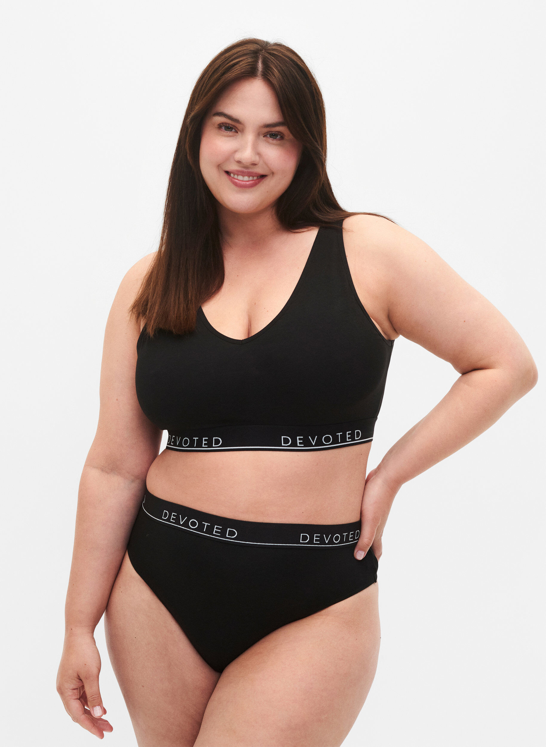 Cotton g-string with a regular waist, Black, Model