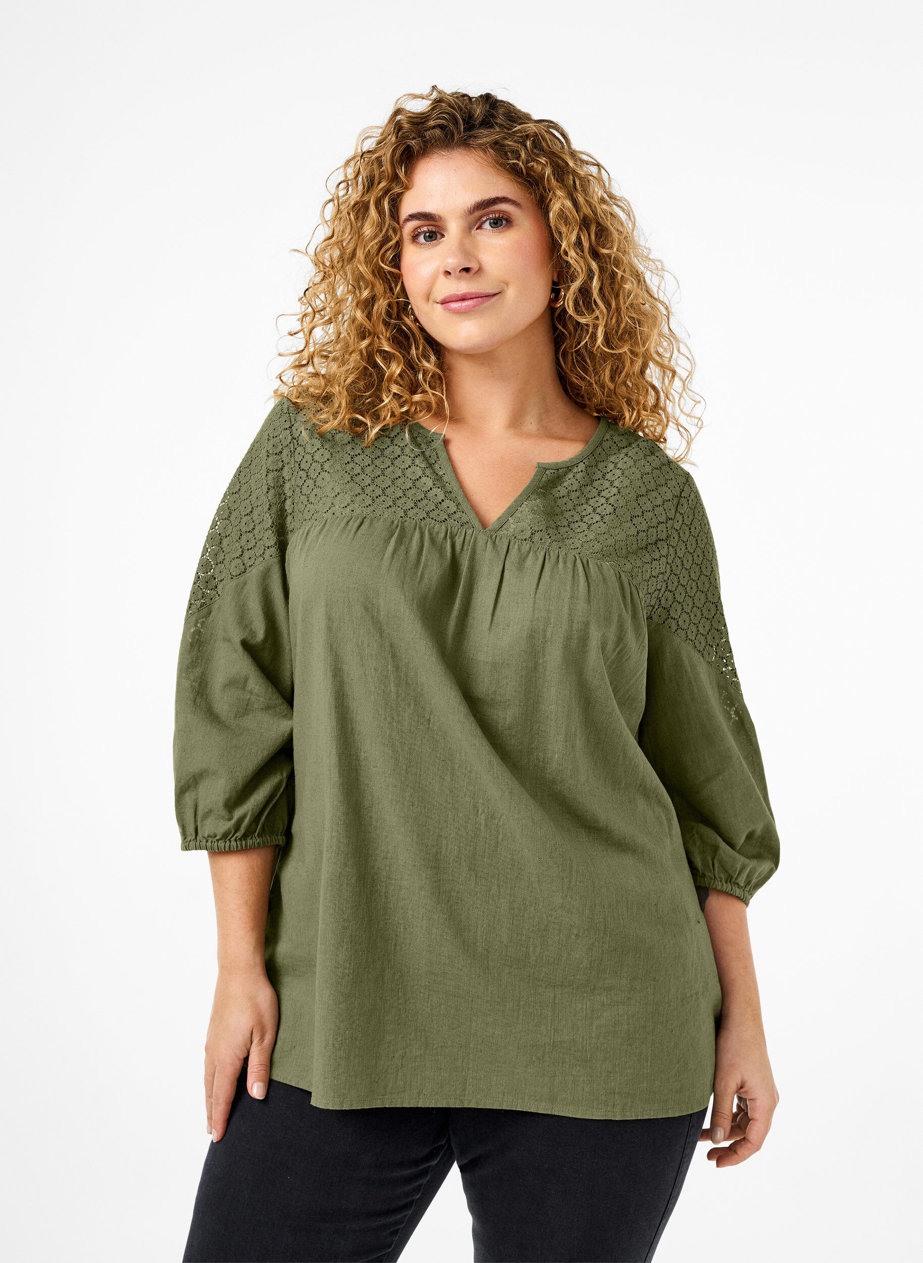 Zizzifashion Blouse in a cotton mix with linen and crochet detail, Deep Lichen Green, Model image number 0