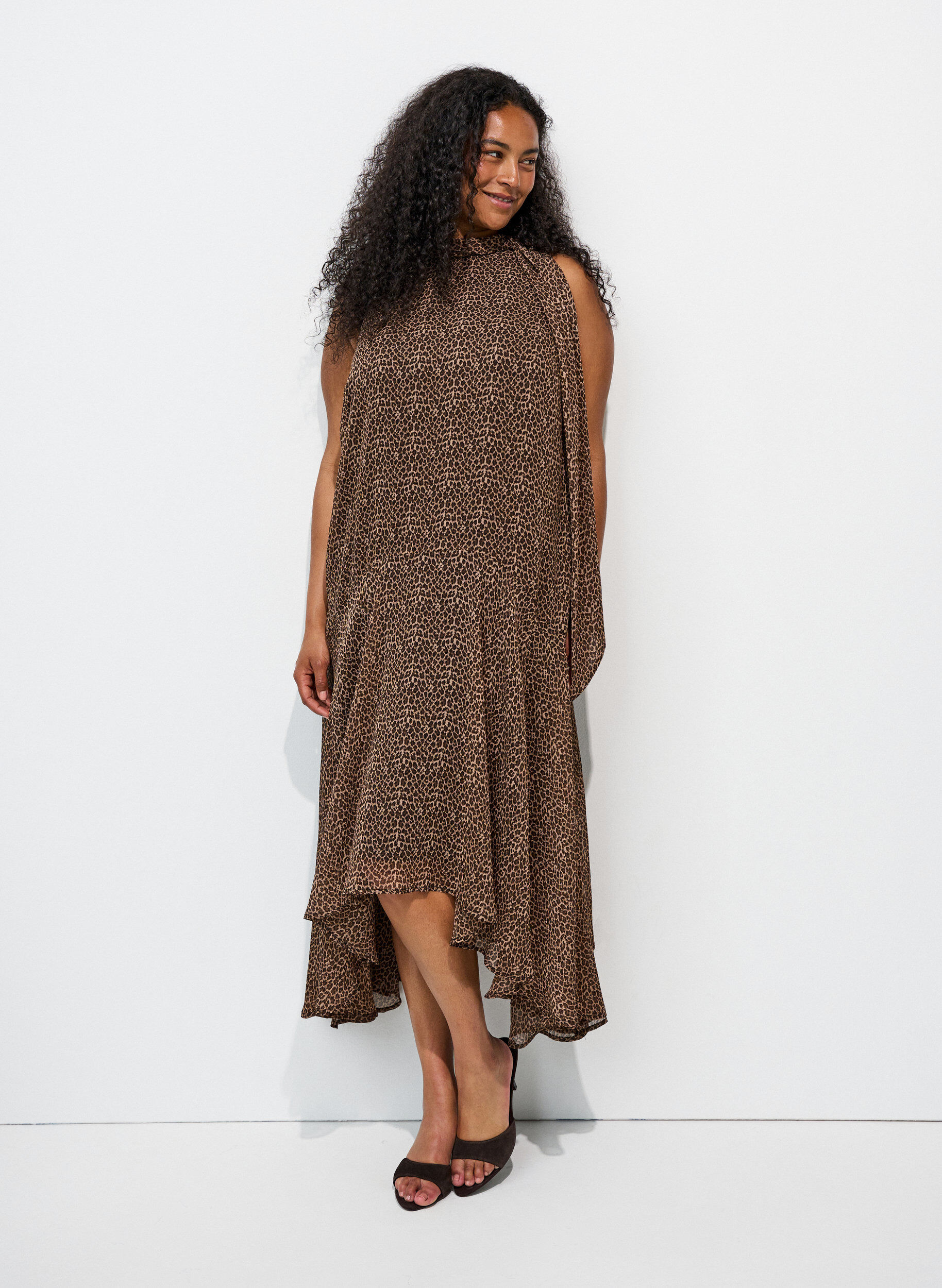 Zizzifashion Midi dress in chiffon with leopard print and a tie-waist, Brown, Model image number 0