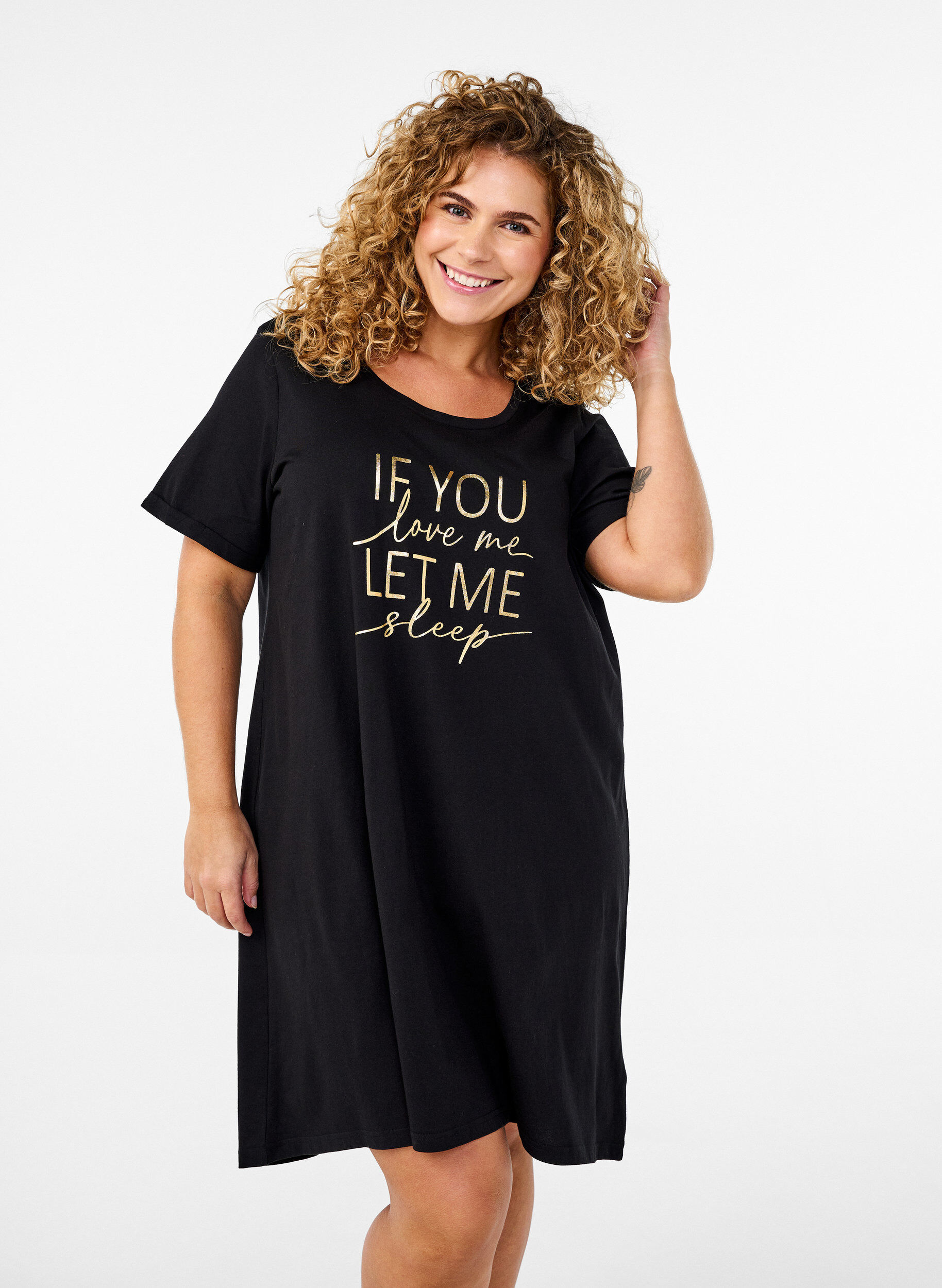 Zizzifashion Short-sleeved nightgown in organic cotton, Black, Model image number 0