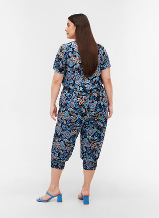 Viscose capris with print and smock detailing, Paisley AOP, Model image number 1