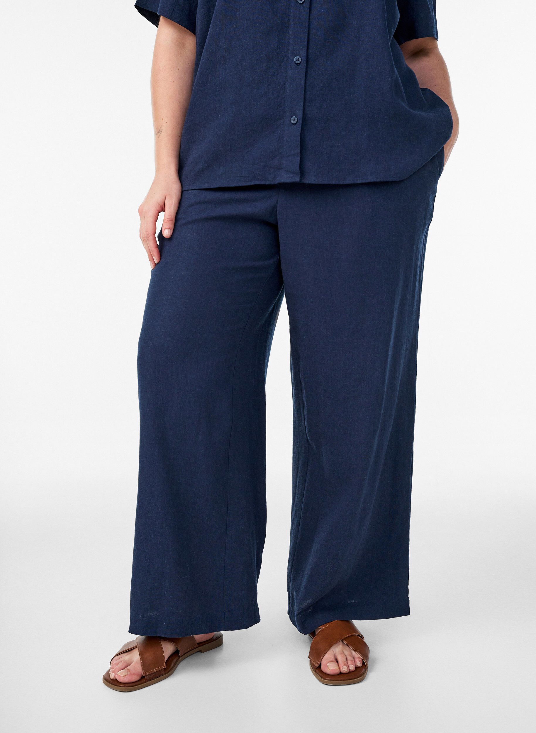 Zizzifashion Wide-leg linen and viscose trousers, Blue, Model image number 2