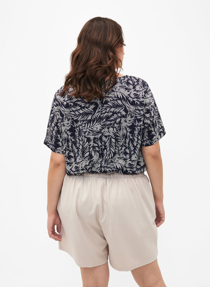 FLASH - Loose shorts with pockets, Beige, Model image number 2