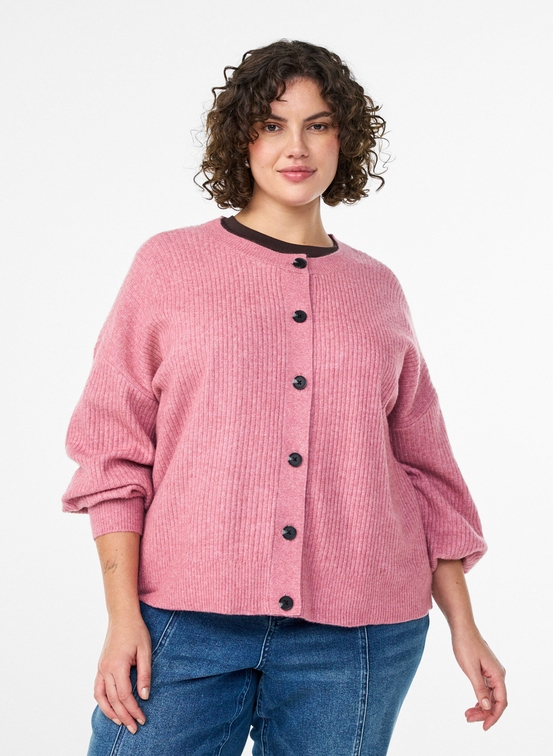 Ribbed cardigan with buttons, Rose, Model