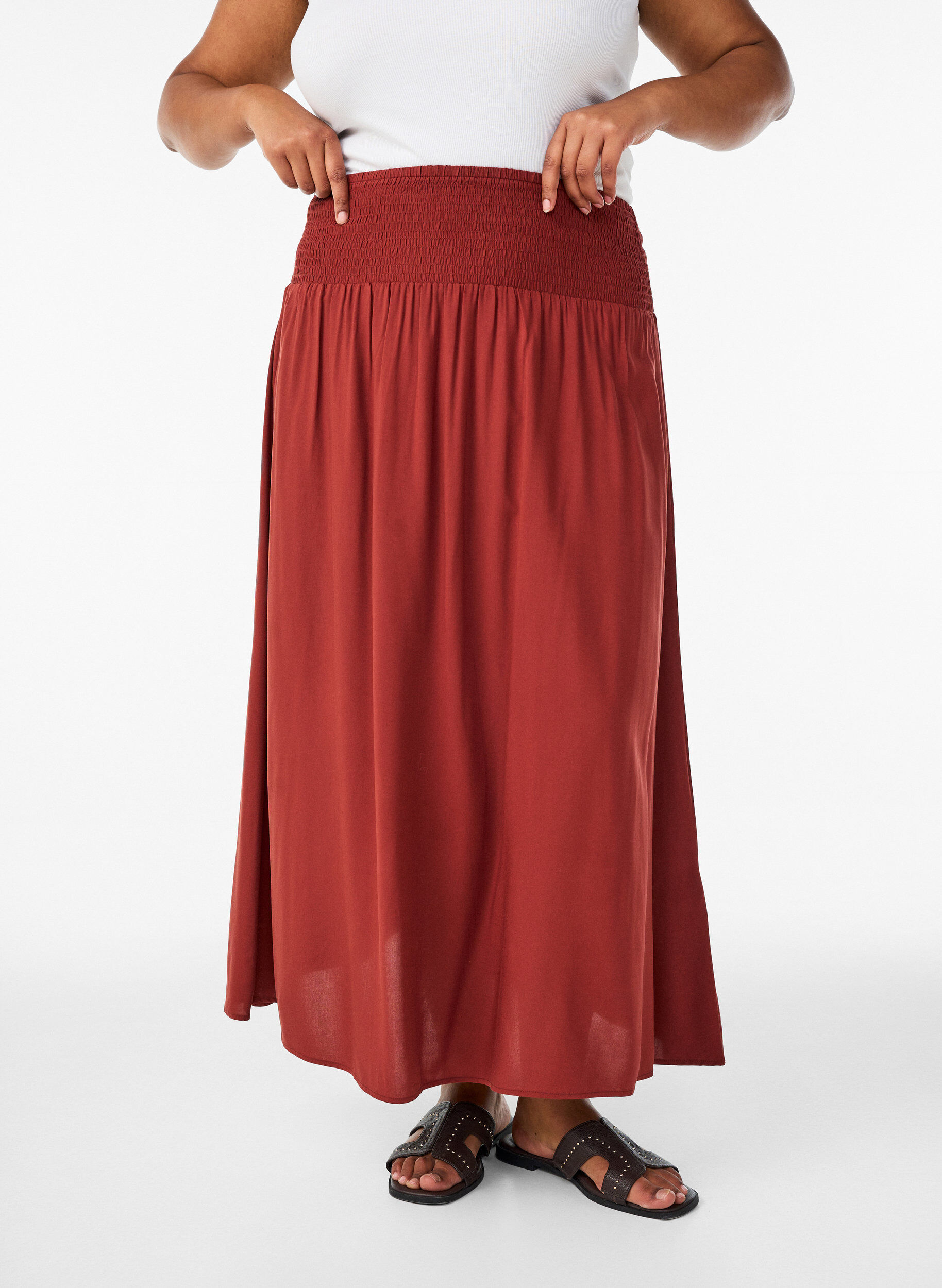 Zizzifashion Viscose maxi skirt with smocking, Red, Model image number 2