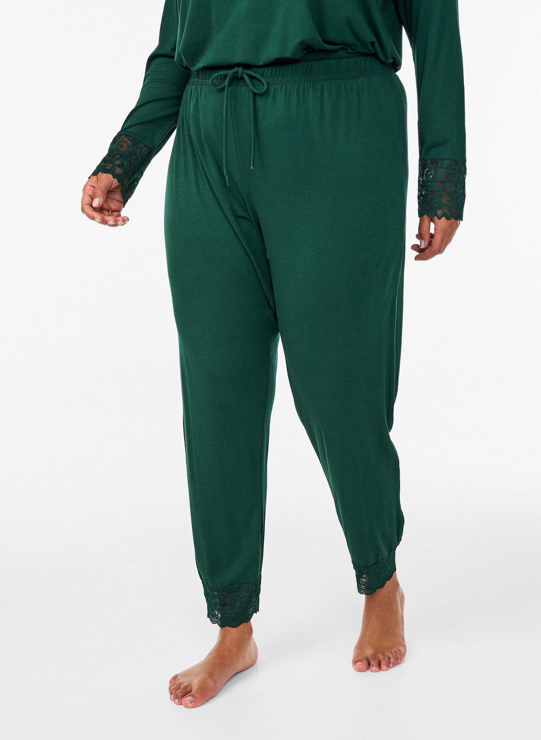 Zizzifashion Pyjama bottoms with lace trim and high waist, Green, Model image number 2