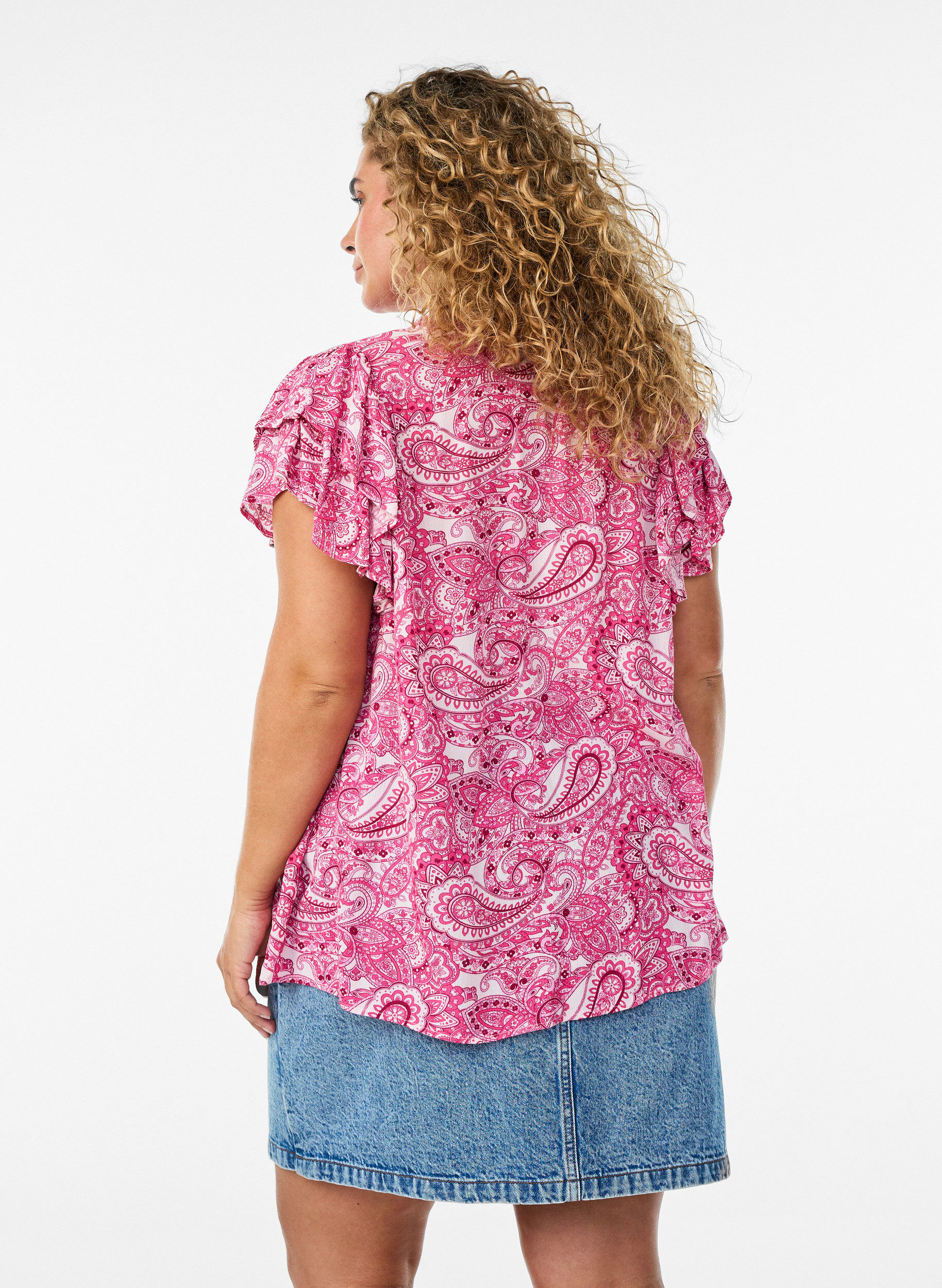 Zizzifashion Patterned viscose blouse with ruffle details, Pink, Model image number 2
