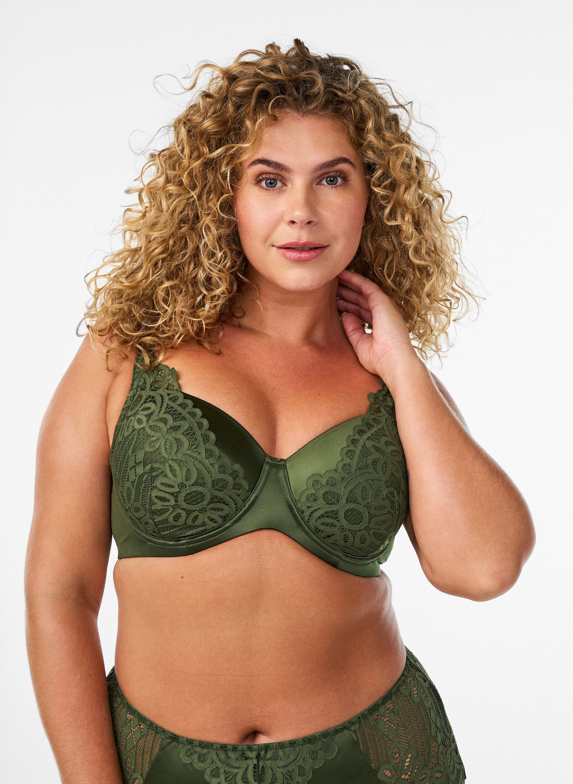 ZizzifashionPadded underwired bra with lace, Green, Model image number 0
