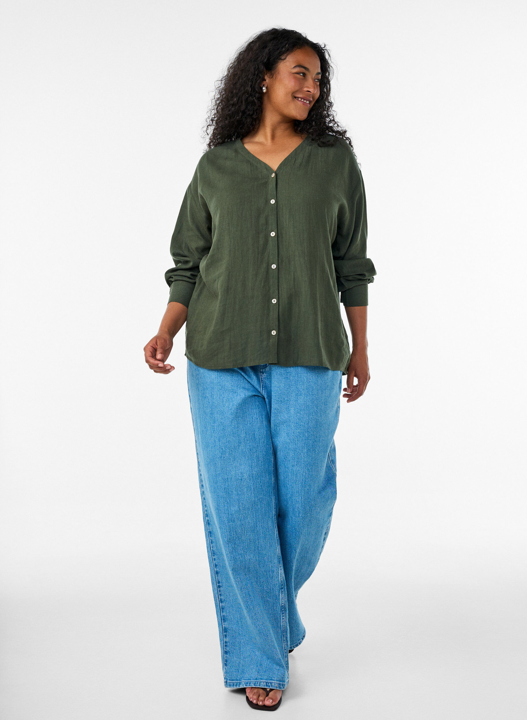 Zizzifashion Blouse in linen and viscose with V-neck, Green, Model image number 1