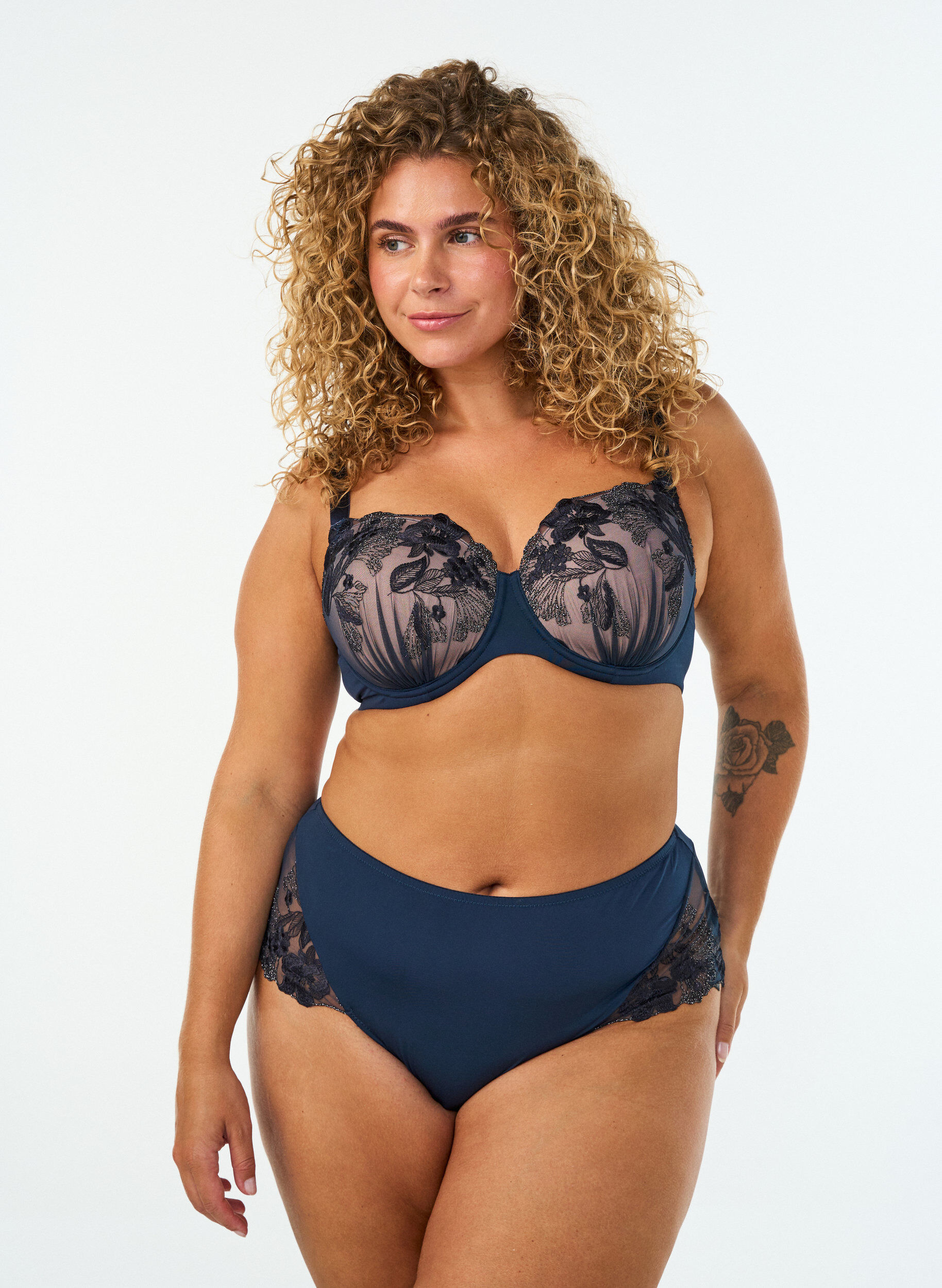 ZizzifashionMoulded bra with floral embroidery and draped details, Blue, Model image number 1