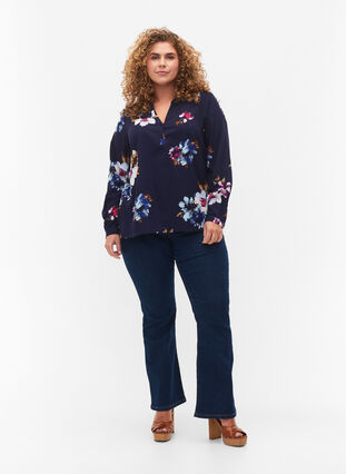 FLASH - Long sleeve blouse with print, Big Blue Flower, Model image number 2
