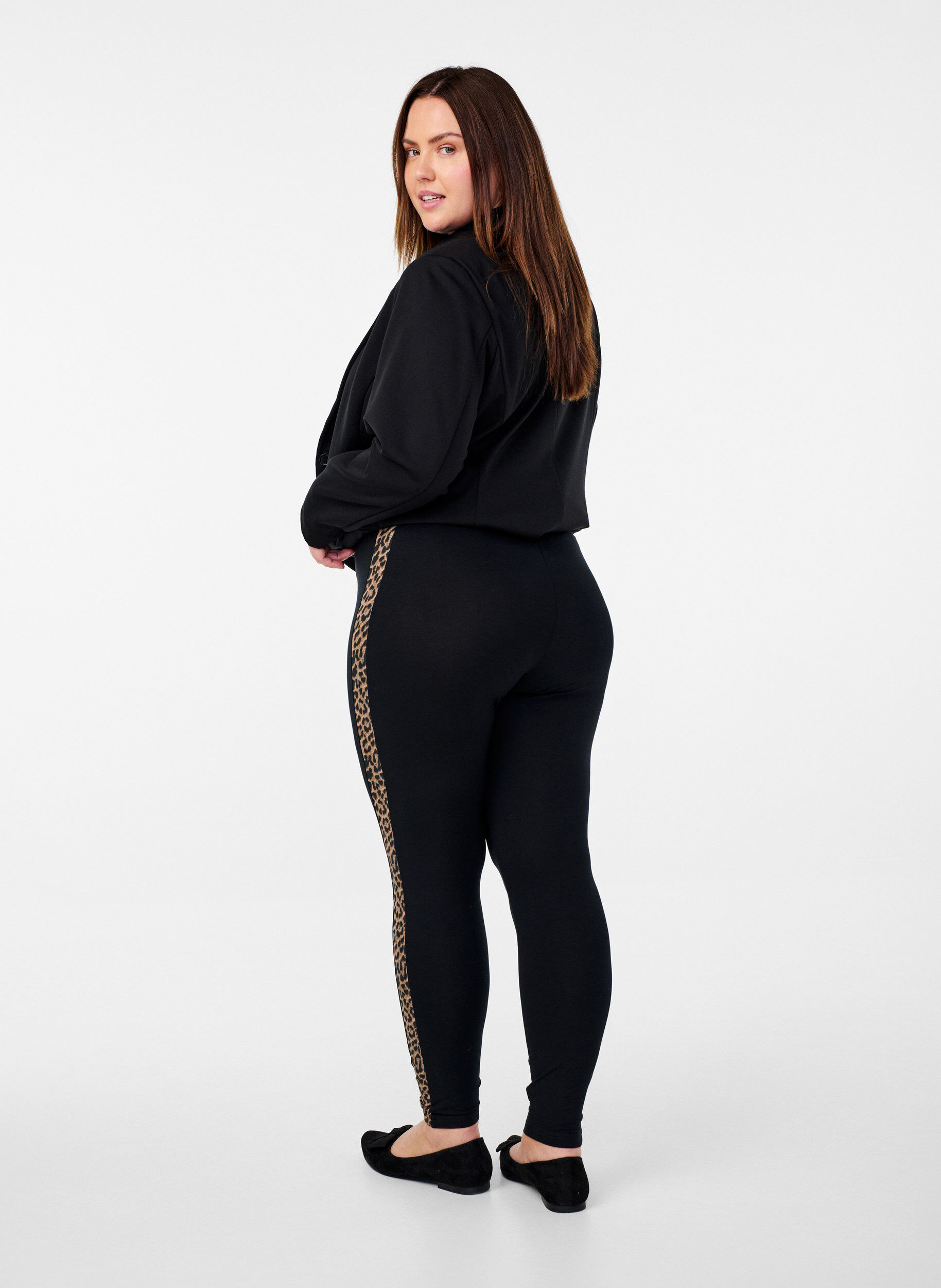 Zizzifashion Viscose leggings with leopard print stripe, Black W. Leo, Model image number 1