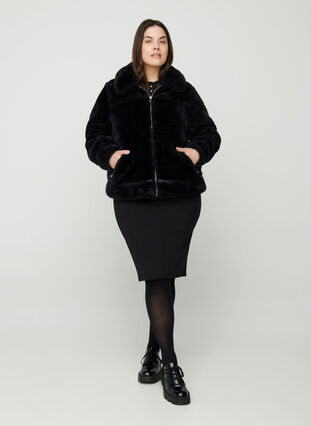 Short faux fur jacket, Black, Model image number 2