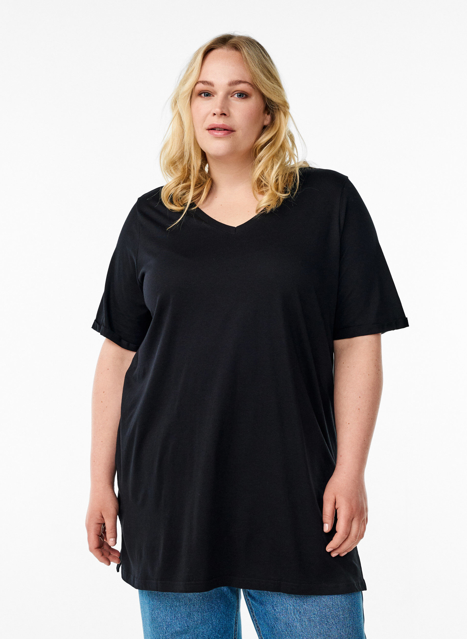 Zizzifashion Single colour oversized t-shirt with v-neck, Black, Model image number 0