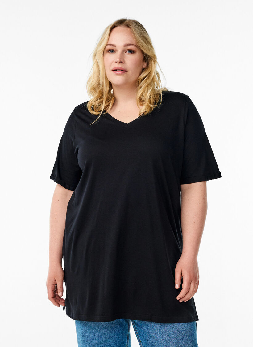 Single colour oversized t-shirt with v-neck, Black, Model image number 0