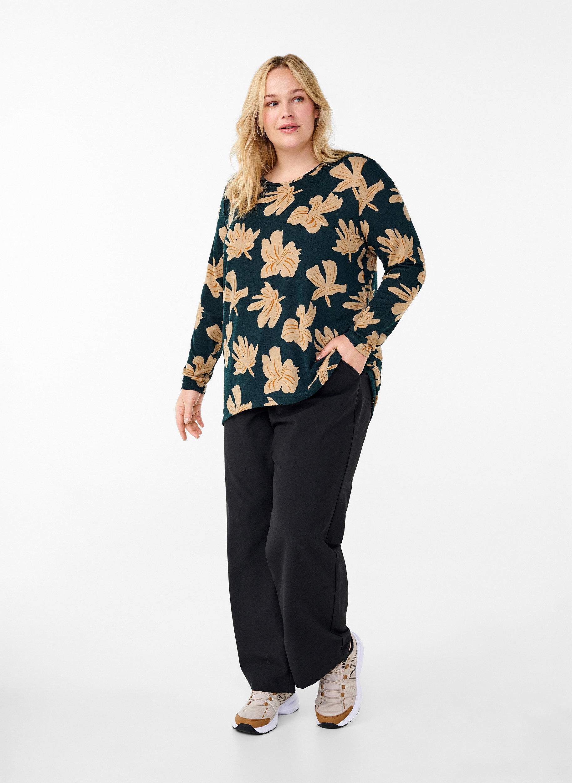 Zizzifashion Floral blouse with long sleeves, Green, Model image number 1