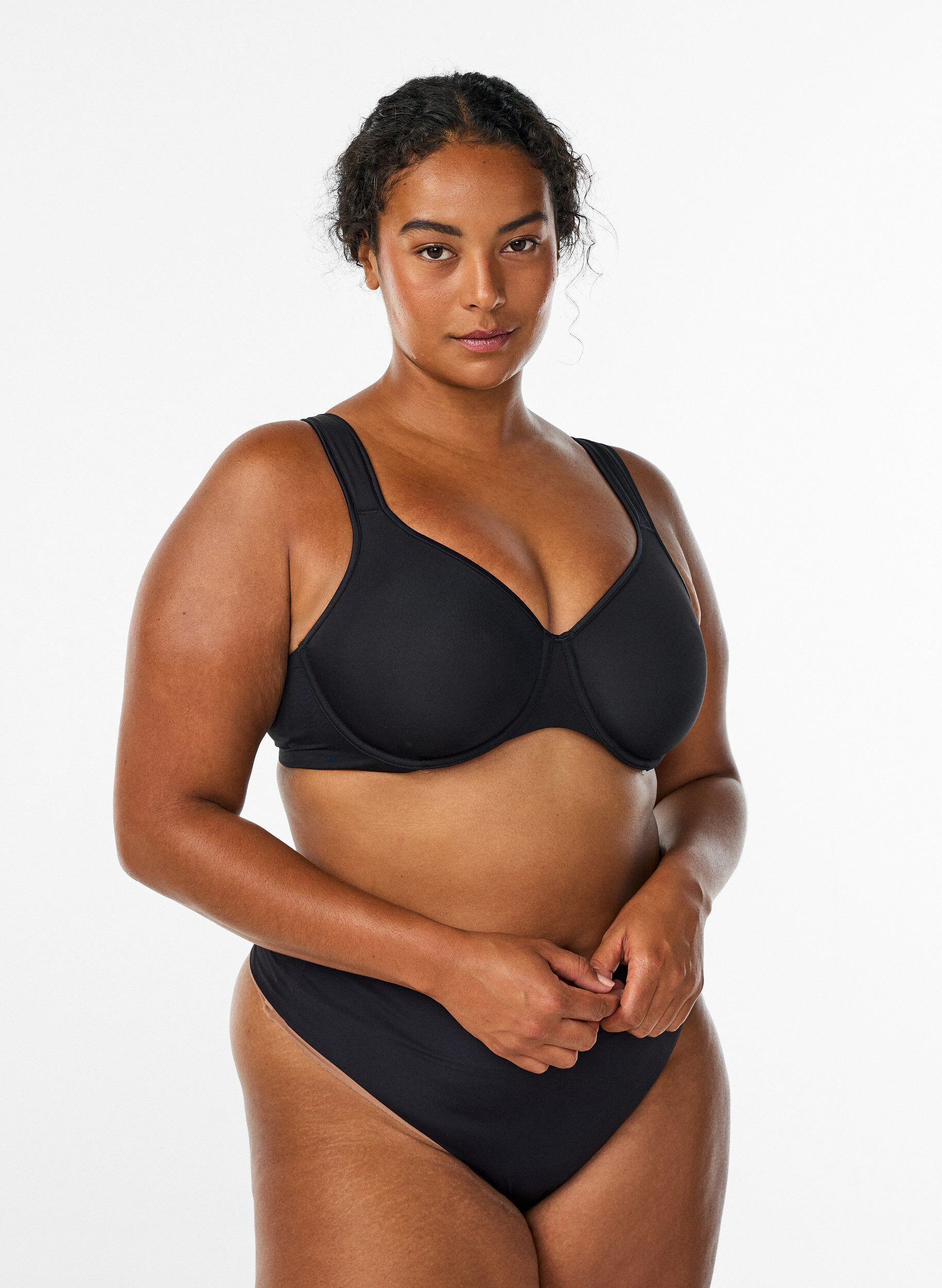 Zizzifashion Minimizer bra with padded straps, Black, Model image number 1