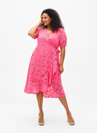 Wrap dress with lace and short sleeves, Pink Carnation, Model