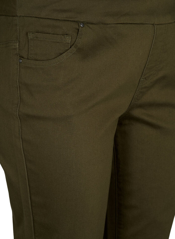 Close fitting cotton blend capris, Ivy Green, Packshot image number 2