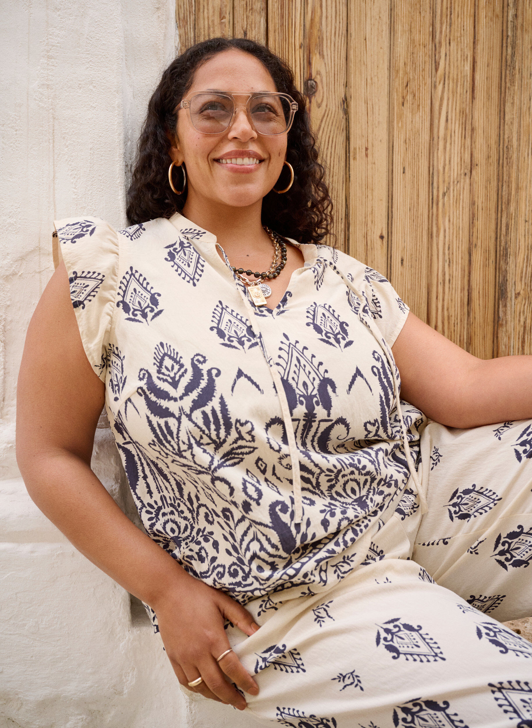 Zizzifashion Sleeveless blouse with ruffle trim and print, Beige, Image image number 0