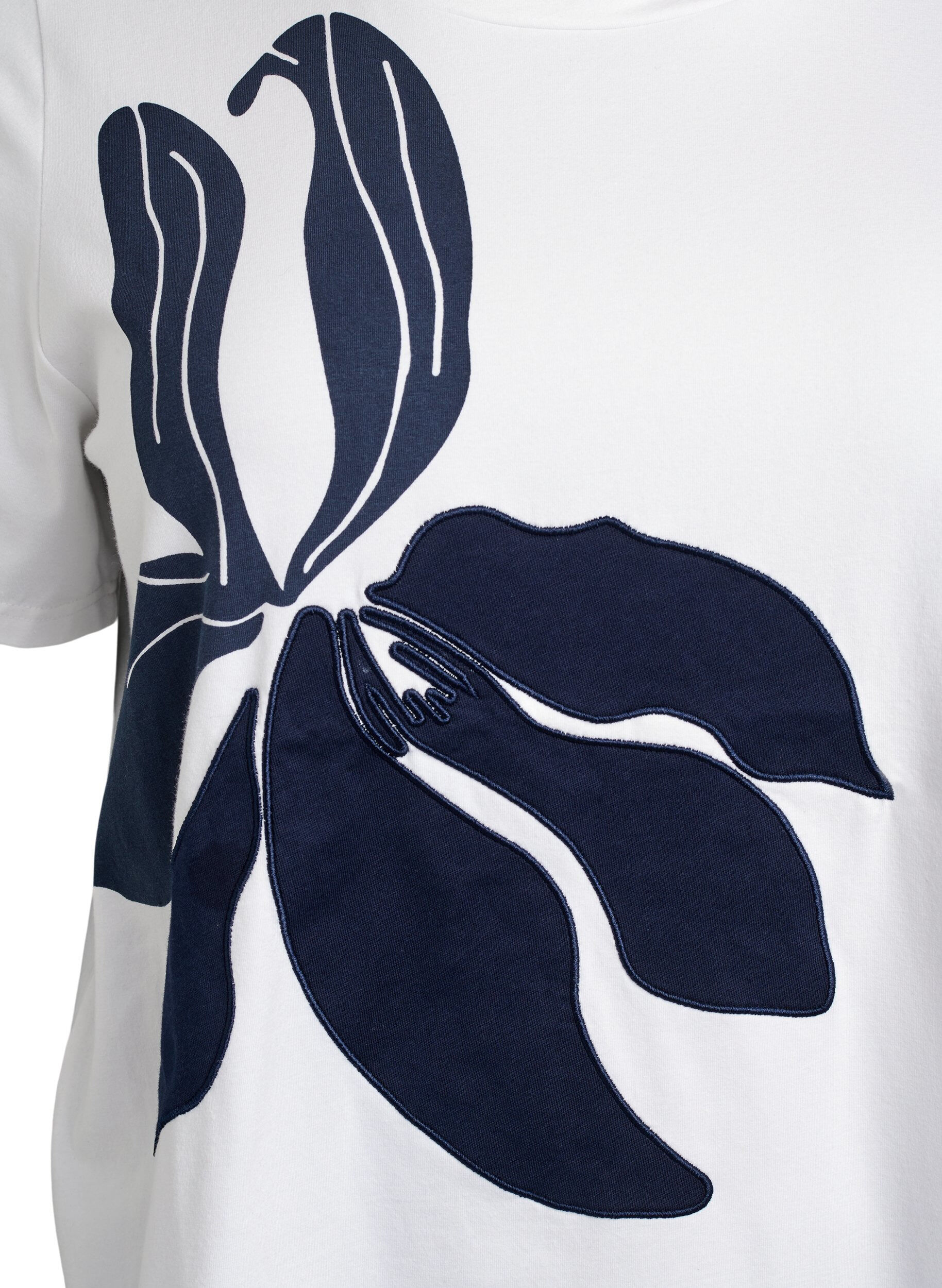 Zizzifashion T-shirt in organic cotton with floral print, B. White w. EMB, Packshot image number 2