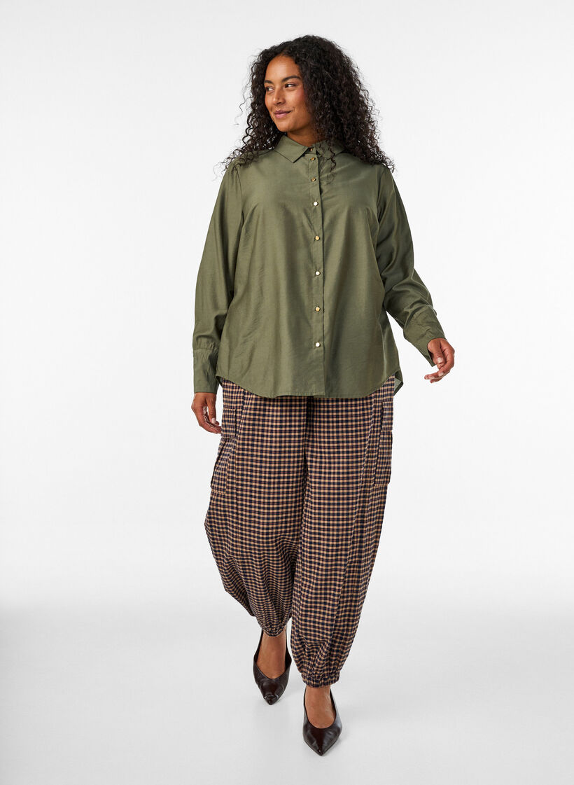 Viscose shirt with golden buttons, Green, Model image number 1