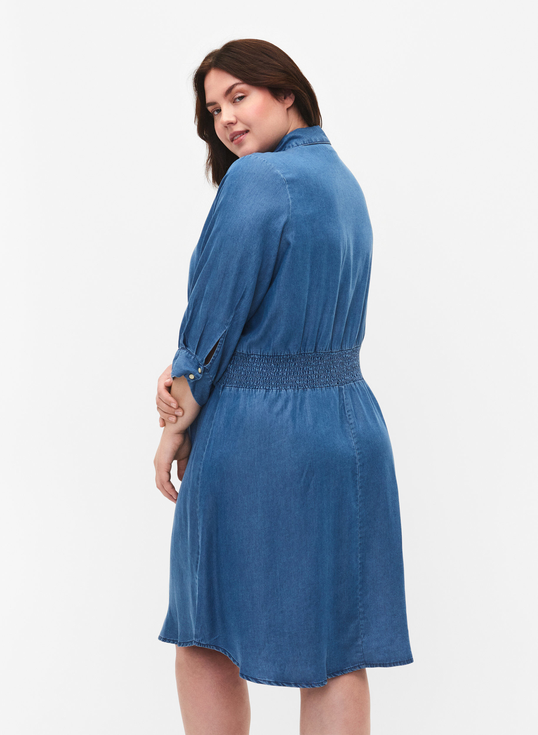 Zizzifashion Soft denim dress with 3/4 sleeves and smock, Blue denim, Model image number 1