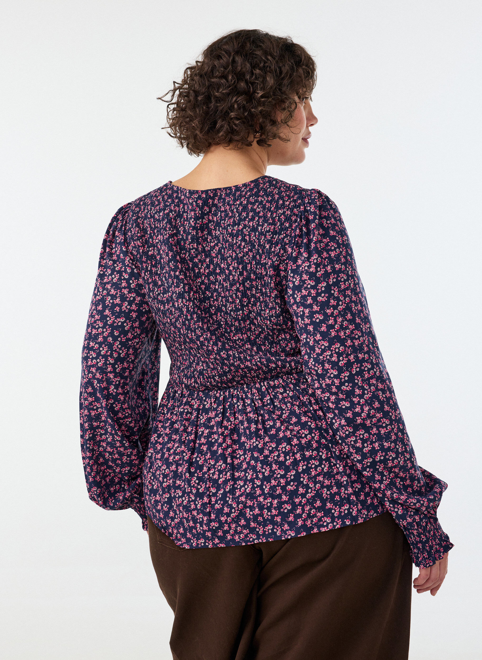 ZizzifashionBlouse with smocked top and floral print, Blue, Model image number 1