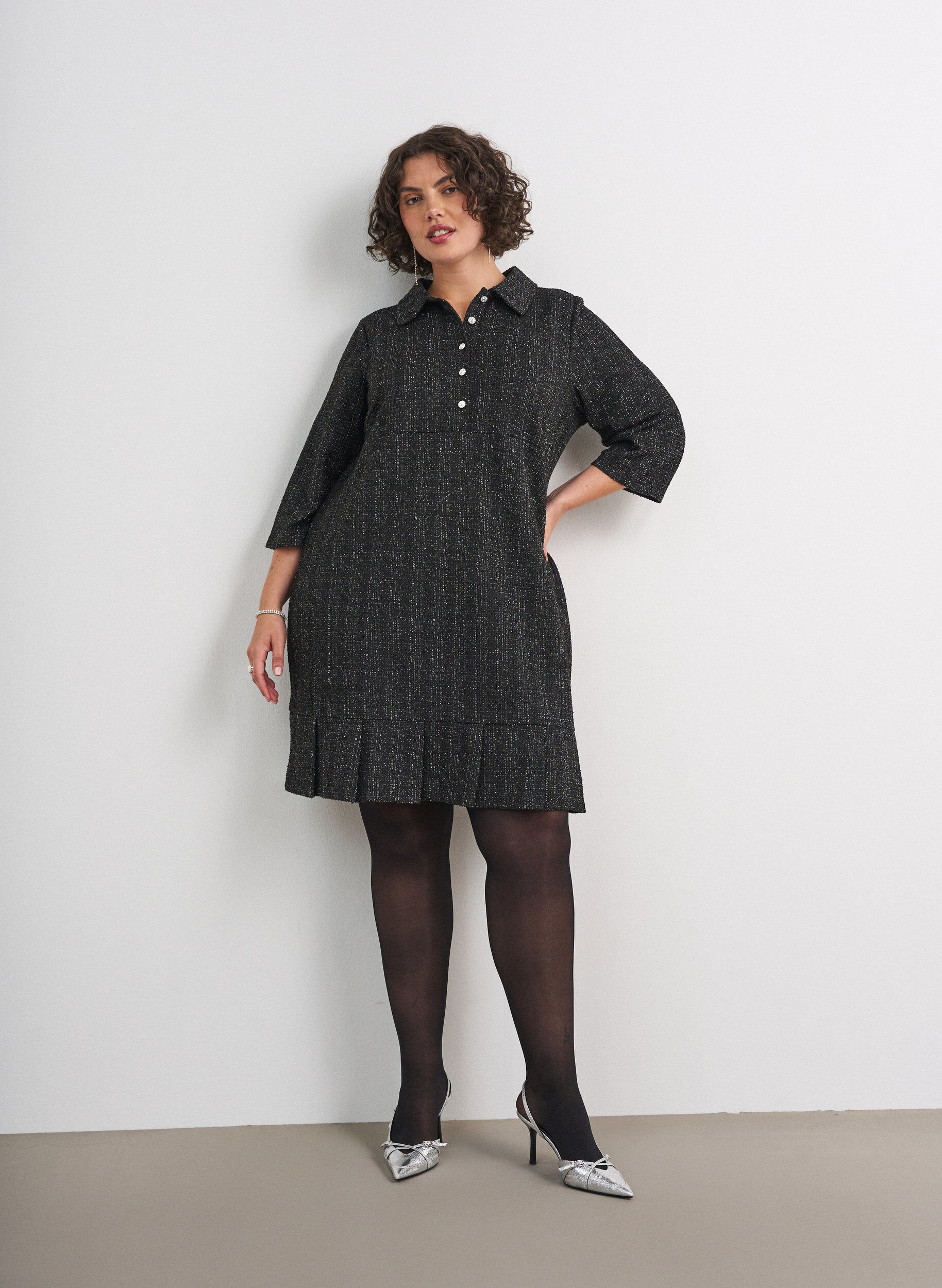 ZizzifashionShort boucl&eacute; dress with decorative buttons, Black, Model image number 1