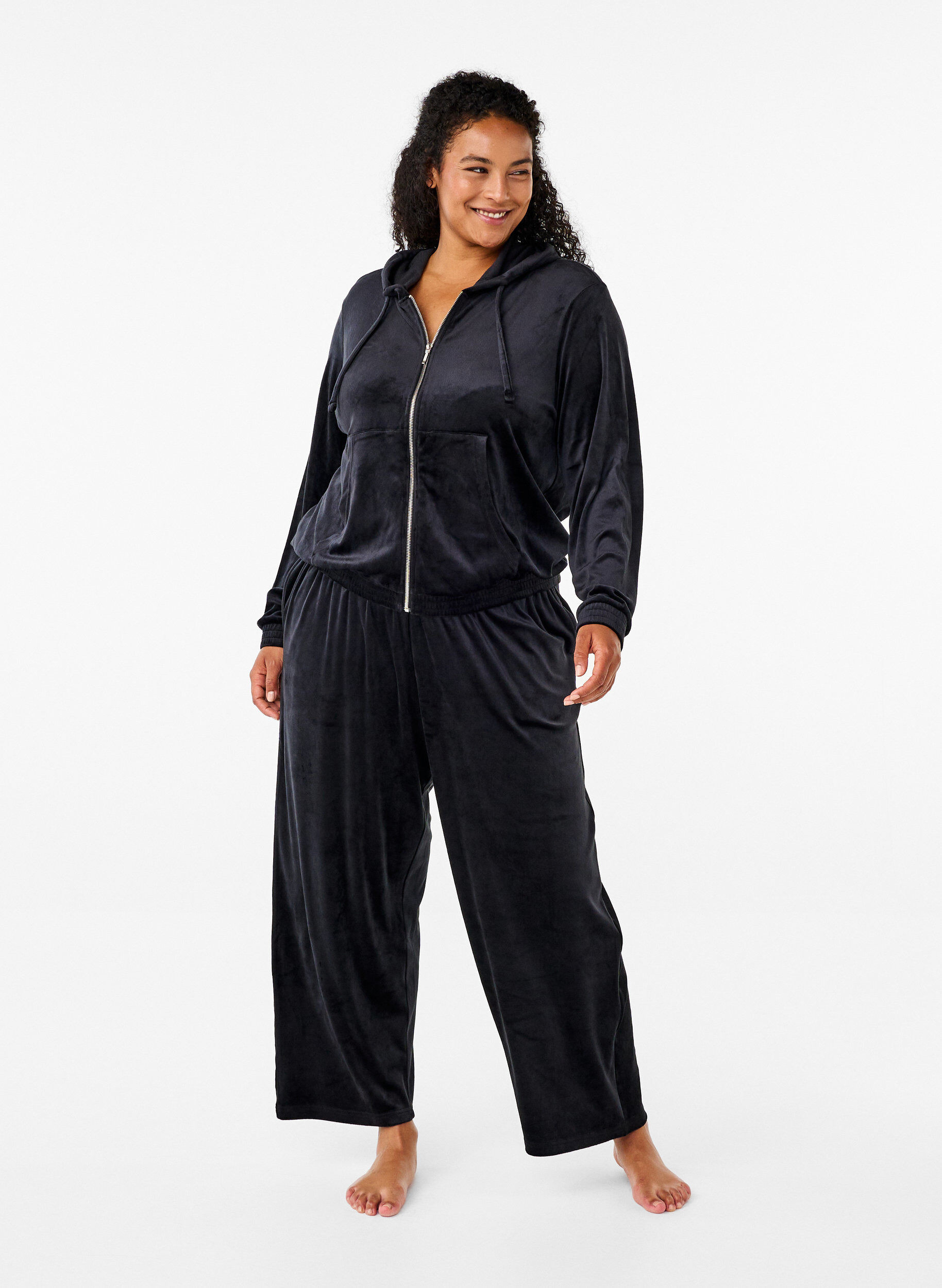 Zizzifashion Loose velour trousers, Black, Model image number 0