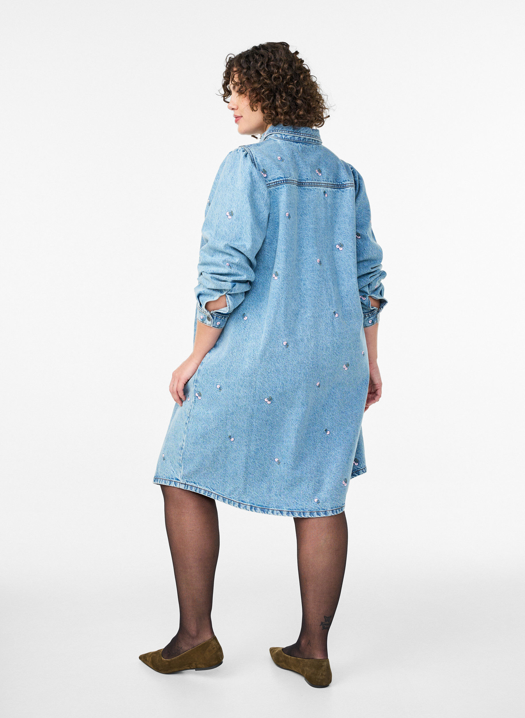Zizzifashion Denim dress with cherries and chest pockets, Light Blue, Model image number 2