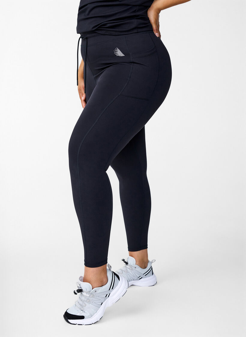 7/8 training tights with pockets, Black, Model image number 0