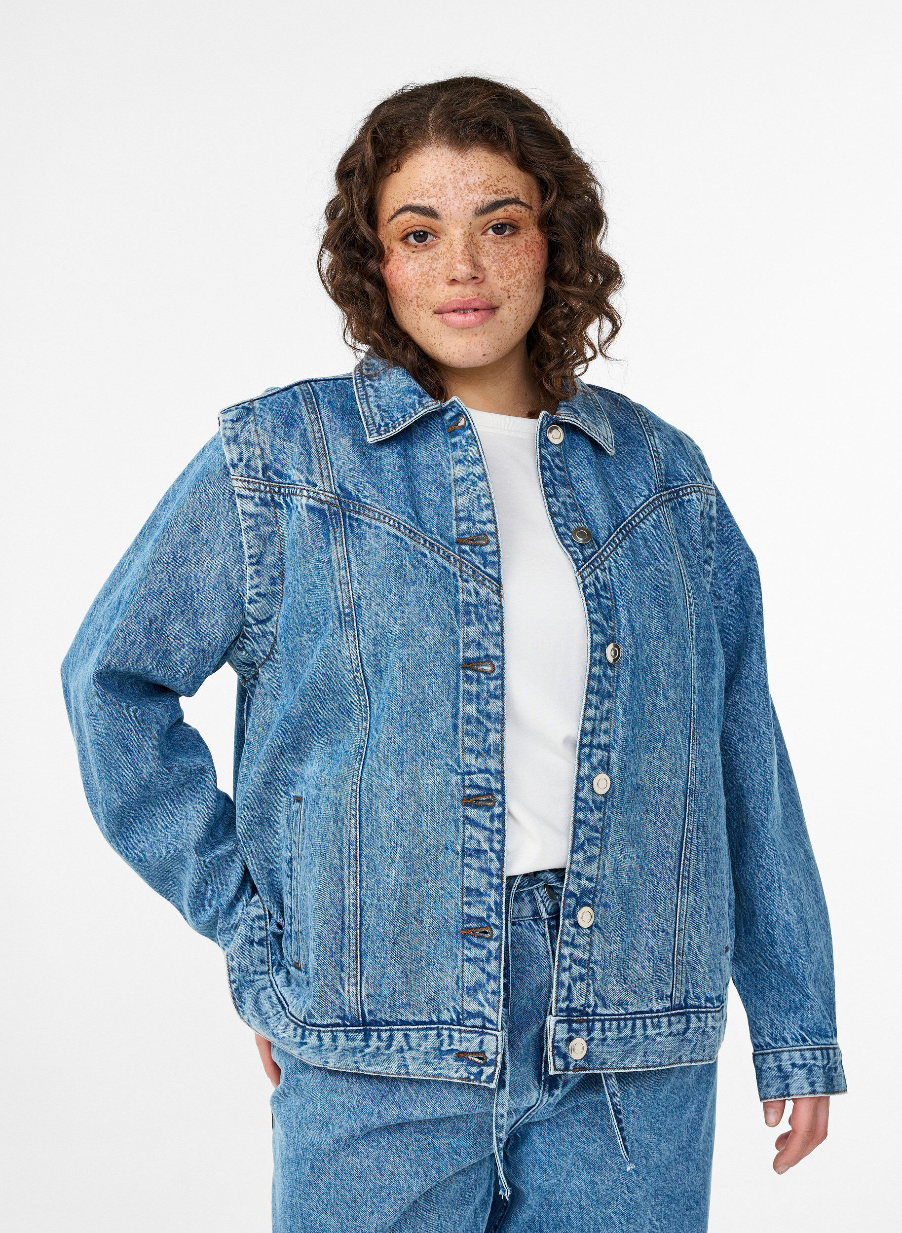 Zizzifashion Denim jacket with detachable sleeves, Light Blue, Model image number 0