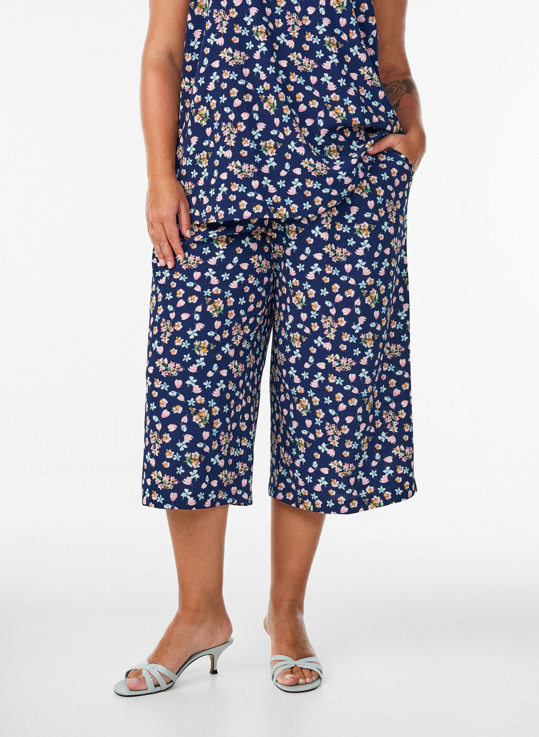 Zizzifashion Culotte trousers with print, Light Blue, Model image number 2