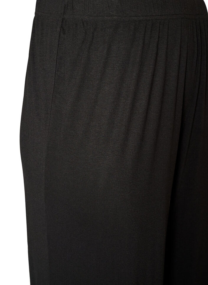 Loose pyjama bottoms in viscose with an elastic waist, Black, Packshot image number 2