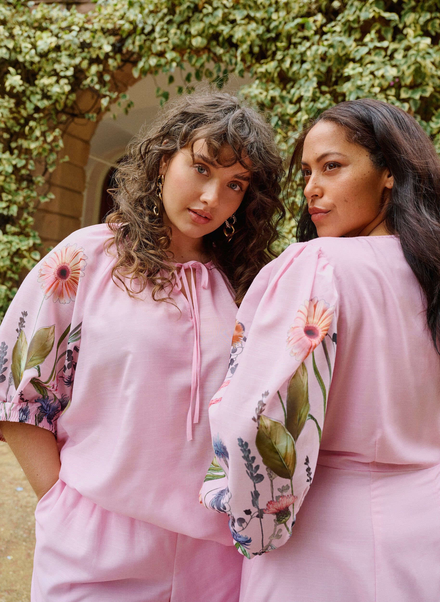 Zizzifashion Blouse with tie detail and floral print sleeves, Pink, Image image number 0