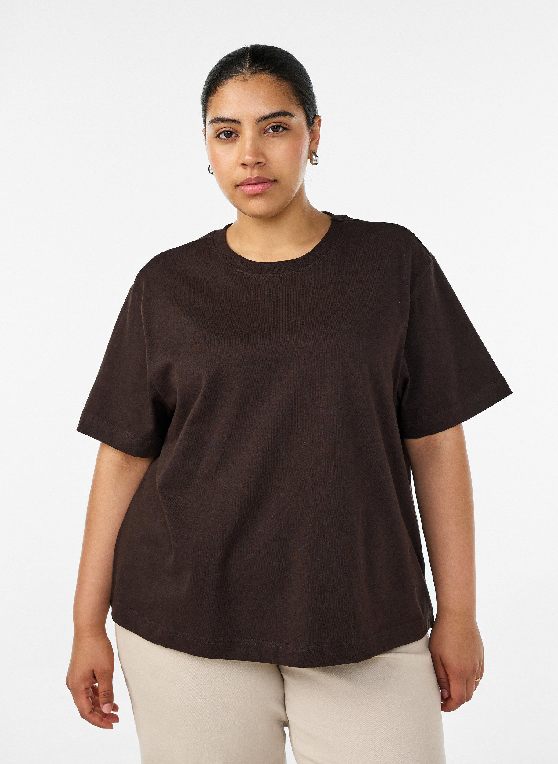 Boxy cotton T-shirt, Brown, Model