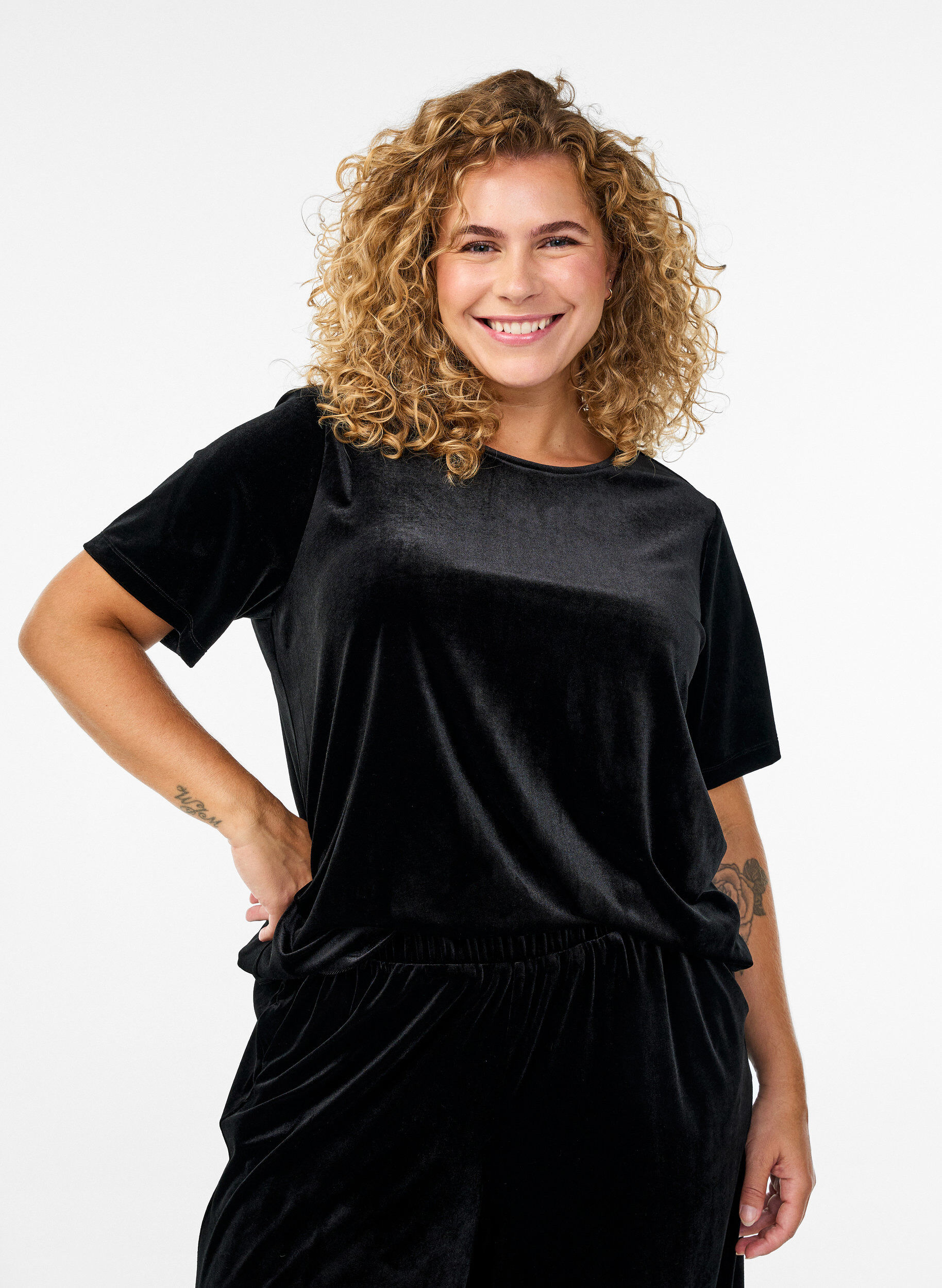 Short-sleeved velour top, Black, Model