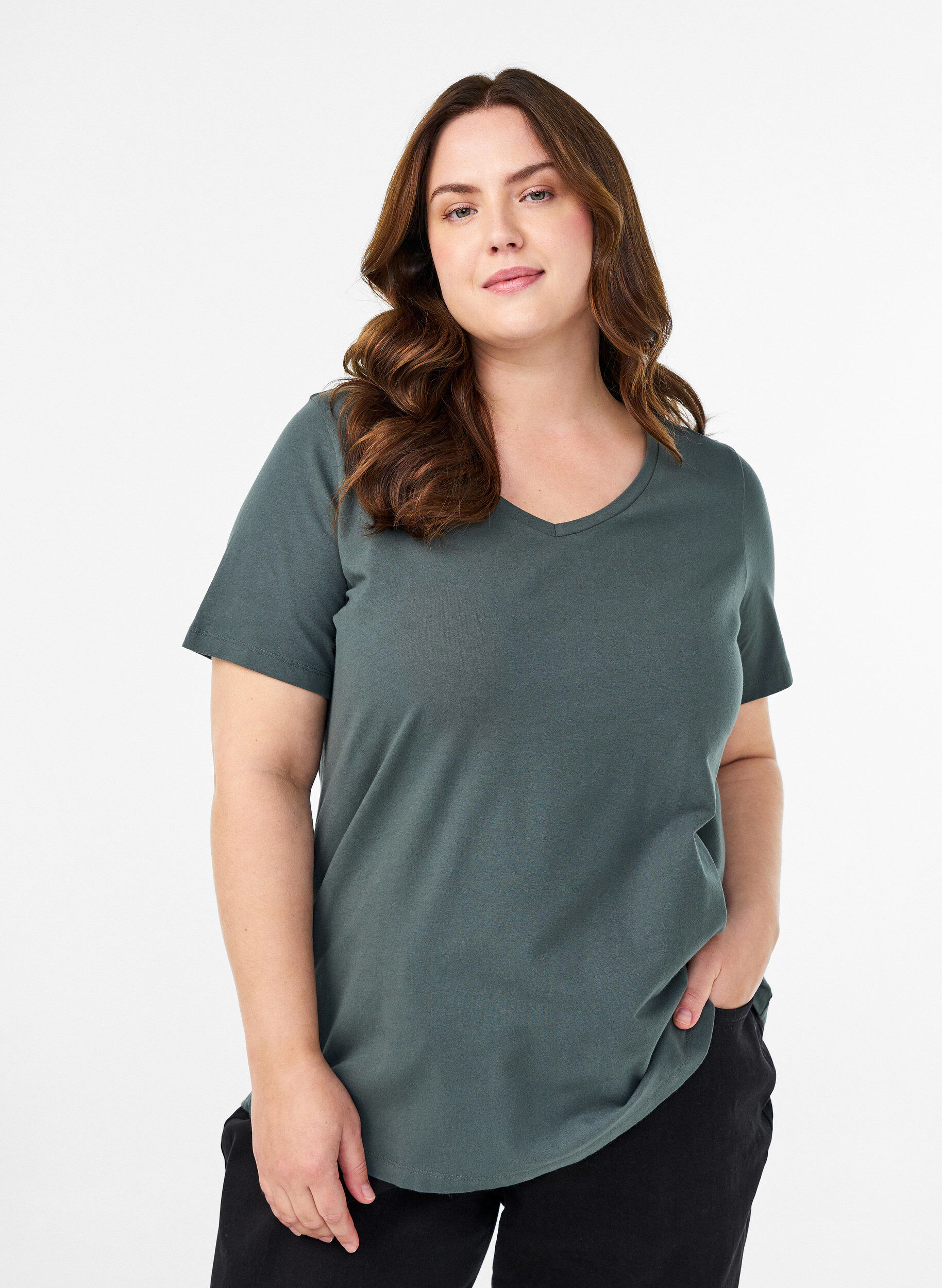 Solid-coloured basic cotton T-shirt, Green, Model