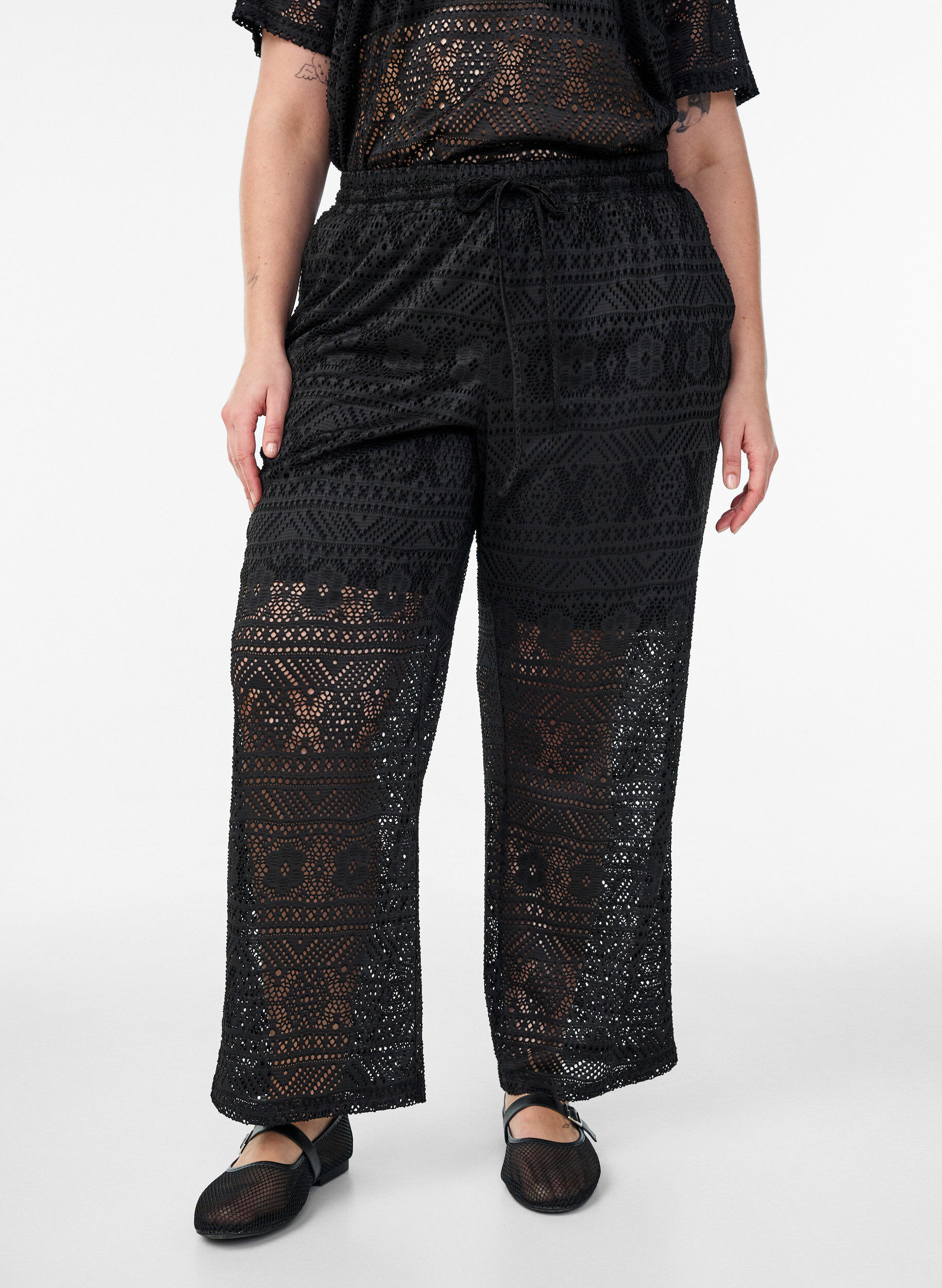 Zizzifashion Eyelet lace trousers with straight legs, Black, Model image number 2