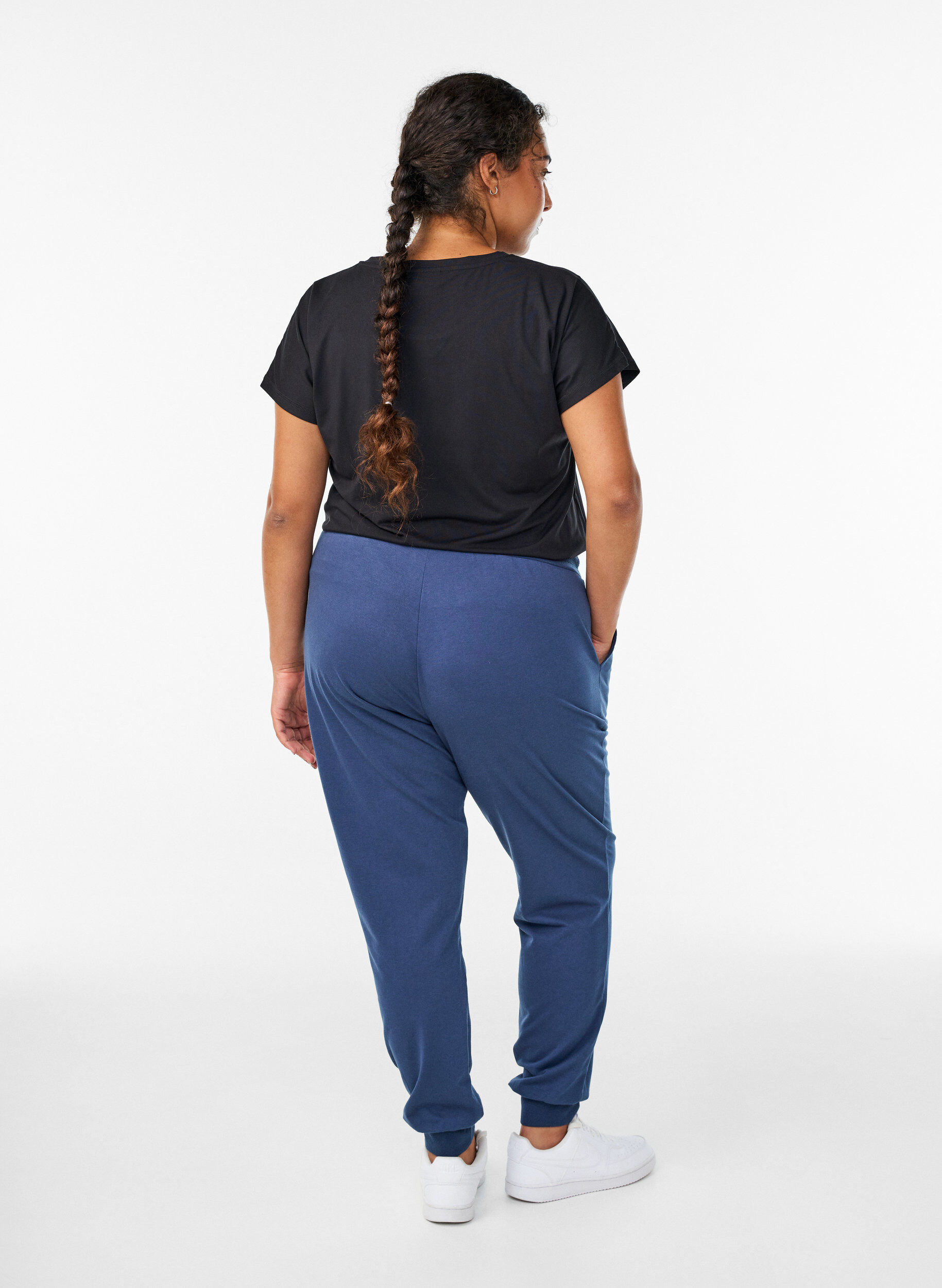 Zizzifashion Loose tracksuit trousers with pockets, Blue, Model image number 1